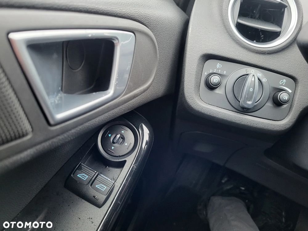 Ford Fiesta 1.0 EcoBoost Titanium - 35