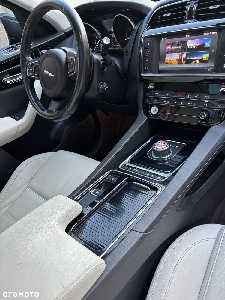 Jaguar F-Pace 2.0 i4D AWD Prestige - 21
