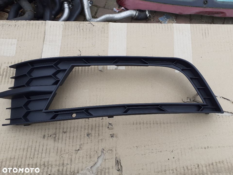 KRATKA ATRAPA LEWA LUB PRAWA ZDERZAKA SKODA OCTAVIA III 13- NOWQ