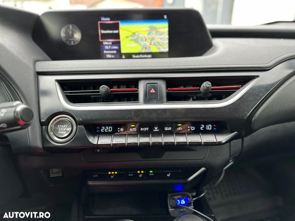 Lexus UX 200 FWD Executive - 28