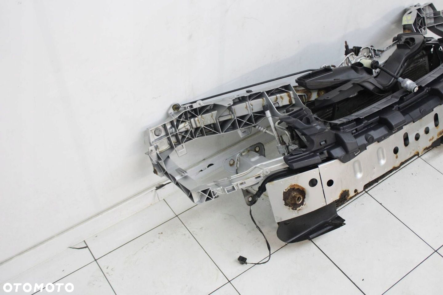 PAS PRZEDNI CHŁODNICE BELKA FORD FOCUS MK2 LIFT 2007R- 1.6 B - 4