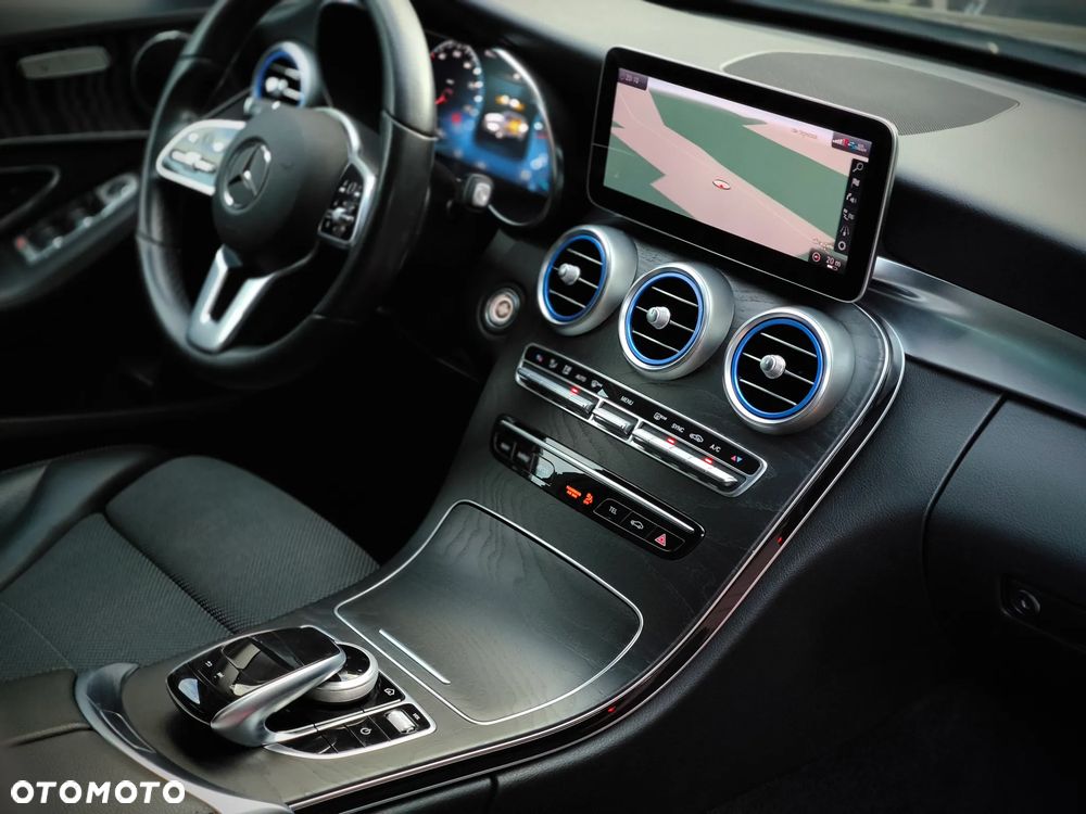 Mercedes-Benz Klasa C 220 d 9G-TRONIC - 38