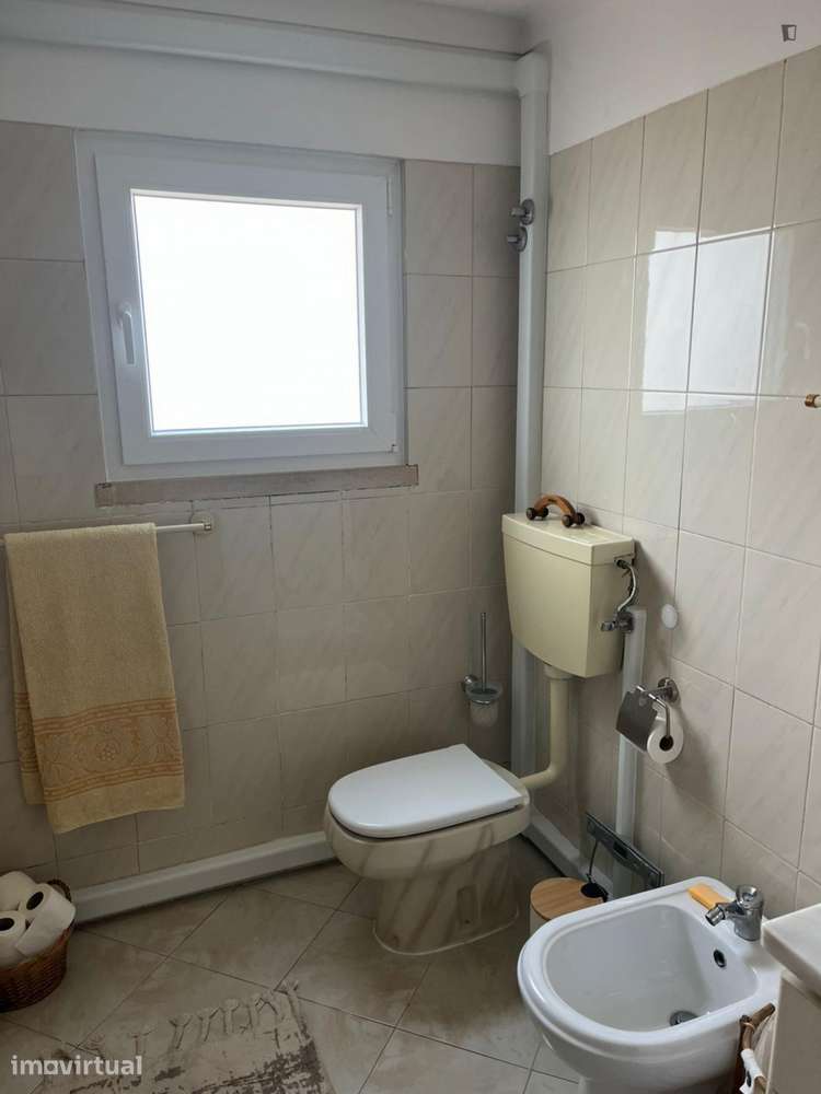 Quarto - localizado em Lisbon - Grande imagem: 3/8