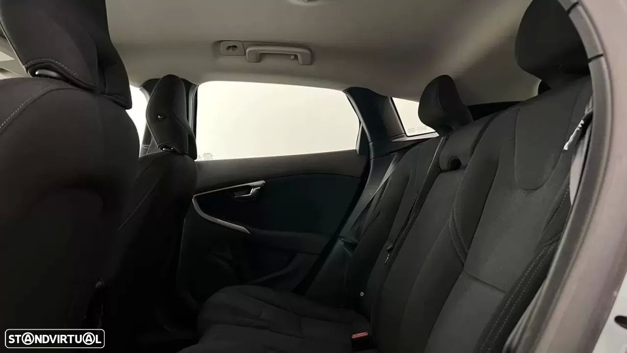 Volvo V40 1.6 D2 Momentum - 27