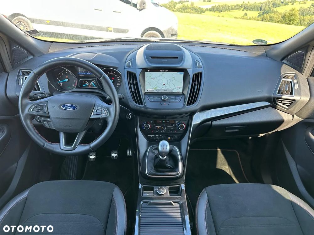 Ford Kuga 1.5 EcoBoost 2x4 ST-Line - 12