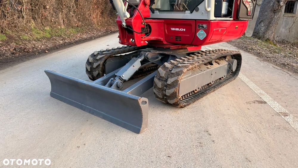 Takeuchi TB230 - 6