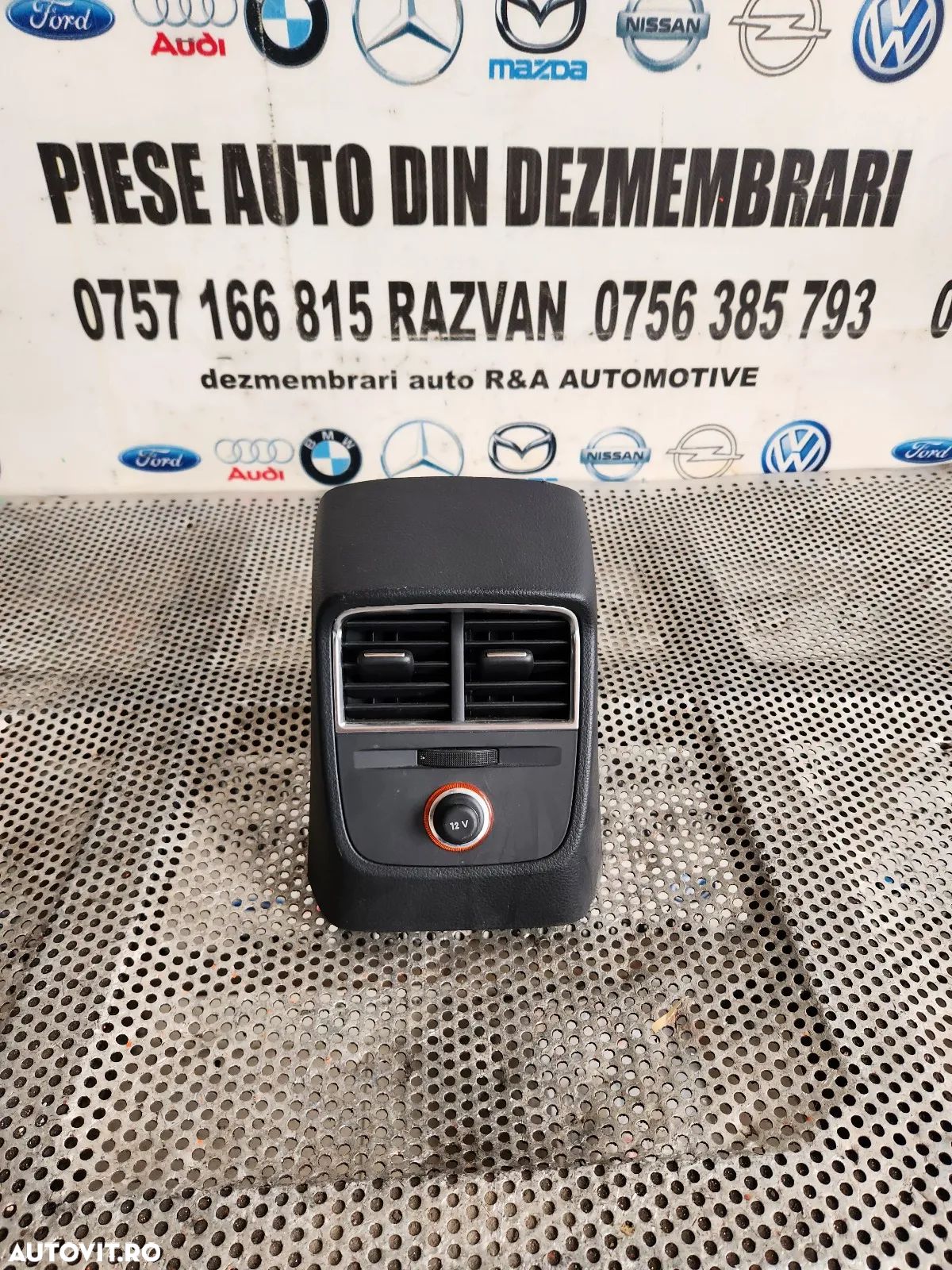 Grile Ventilatie Spate Cotiera Audi A3 8V An 2013-2014-2015-2016-2017-2018-2019 - Dezmembrez Arad - 1