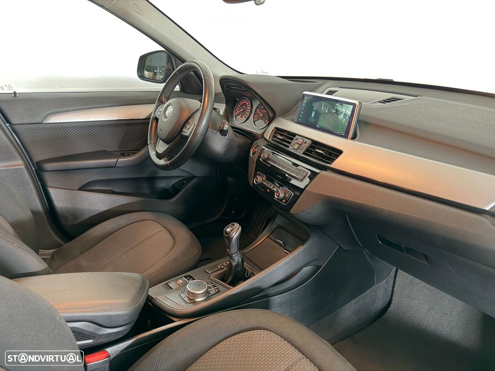BMW X1 16 d sDrive Line Sport - 24