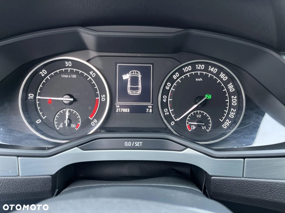 Skoda Superb 2.0 TDI SCR Ambition DSG - 14