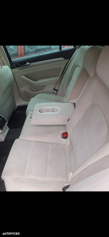 Volkswagen Passat Variant 1.6 TDI (BlueMotion Technology) Comfortline - 8