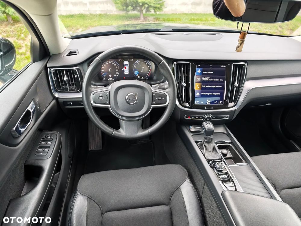 Volvo S60 T4 Momentum Pro - 14