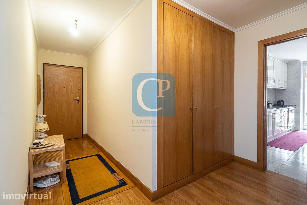 Apartamento T2, mobilado e equipado, ao Hospital S. João - Grande imagem: 2/25