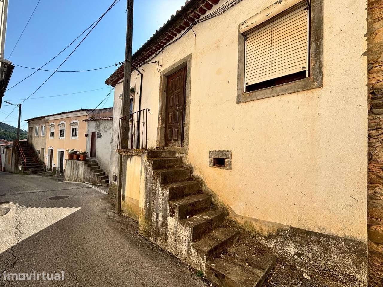 Moradia T2 para Reabilitar em Miranda do Corvo