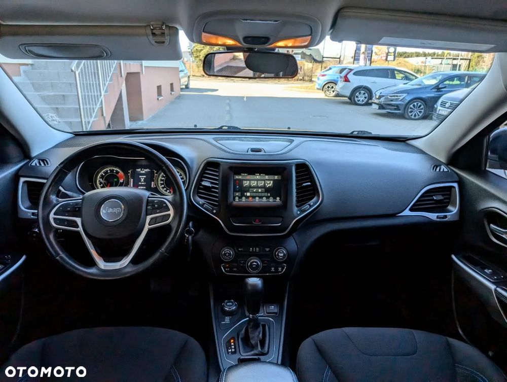 Jeep Cherokee - 15
