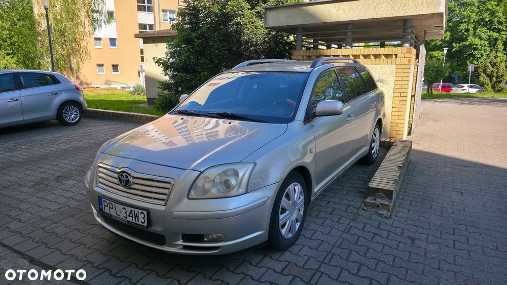 Toyota Avensis 2.0 D-4D Combi - 1