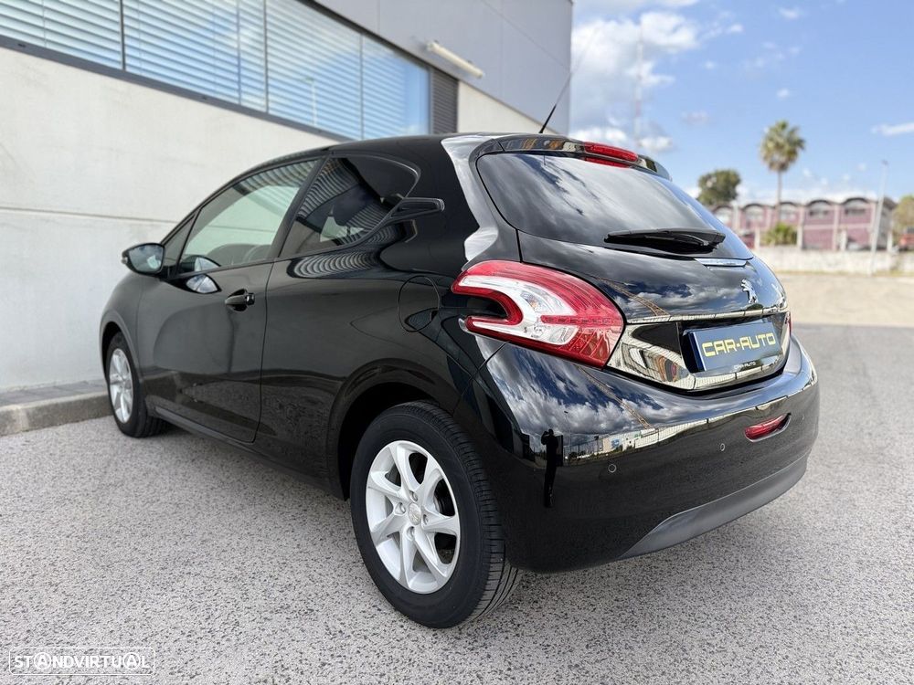 Peugeot 208 1.2 PureTech Active - 11