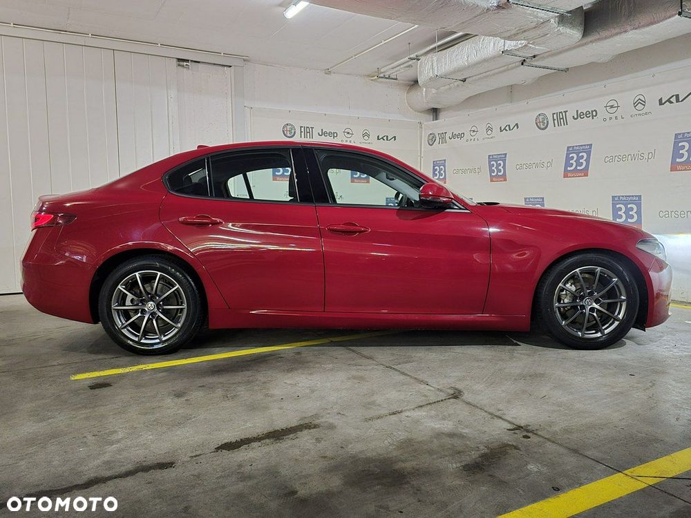 Alfa Romeo Giulia - 8