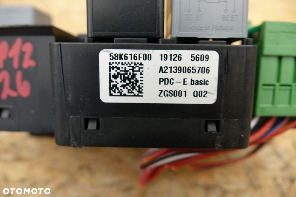 SKRZYNKA BEZPIECZNIKÓW MERCEDES W205 A21339065706 - 4