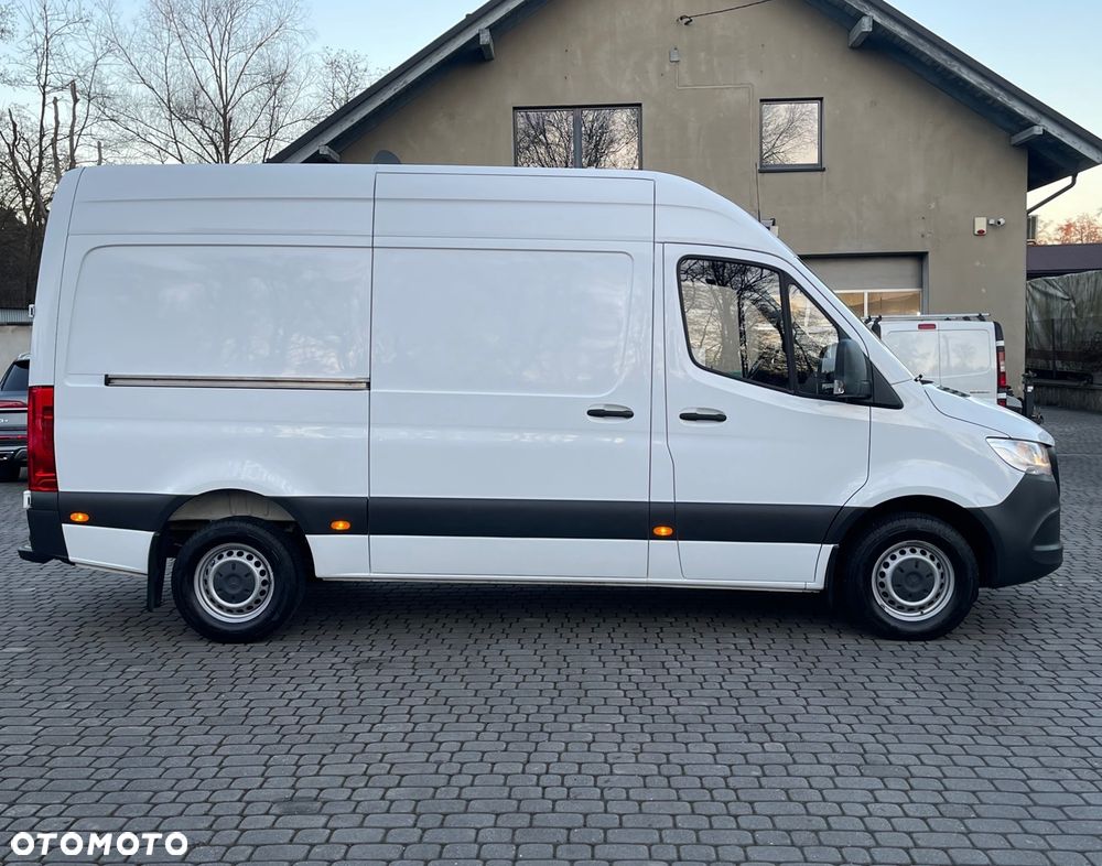 Mercedes-Benz Sprinter - 4