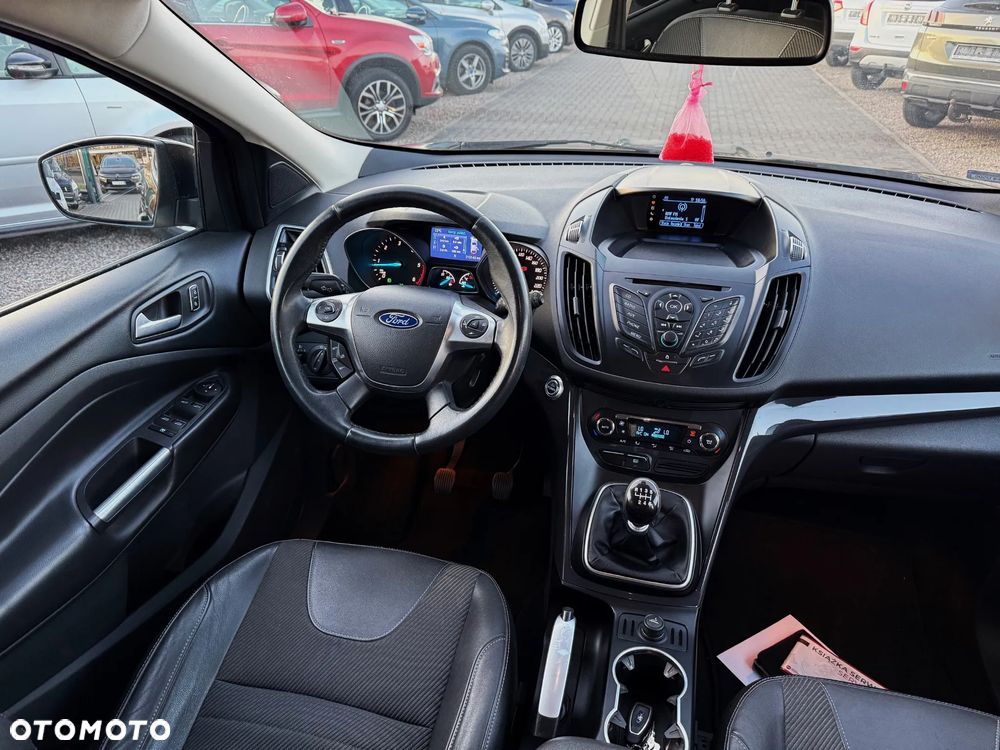 Ford Kuga 2.0 TDCi 2x4 Titanium - 12