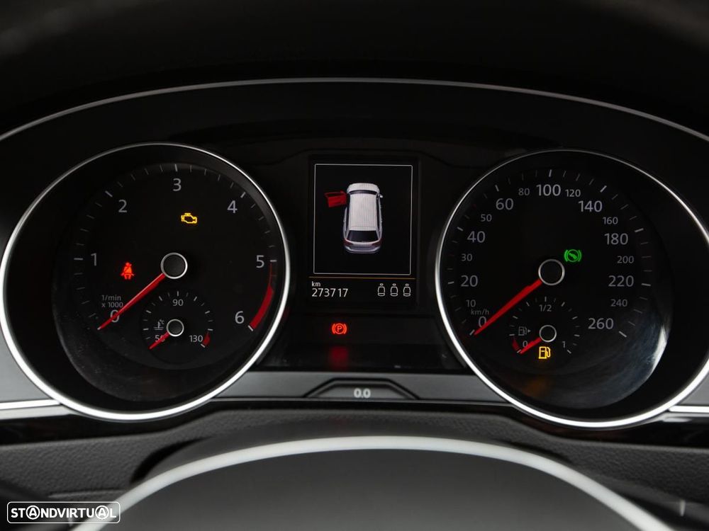 VW Passat Variant 2.0 TDI Confortline DSG - 23