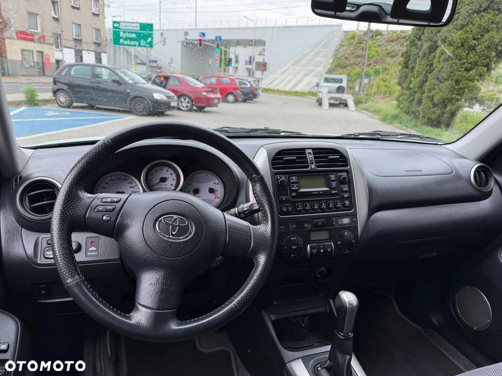 Toyota RAV4 4x4 Edition - 13