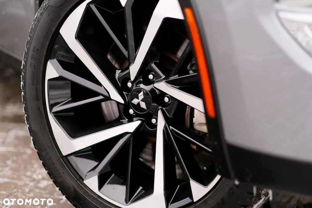 Mitsubishi Outlander - 16