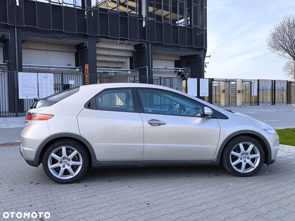 Honda Civic 1.8 Executive - 19