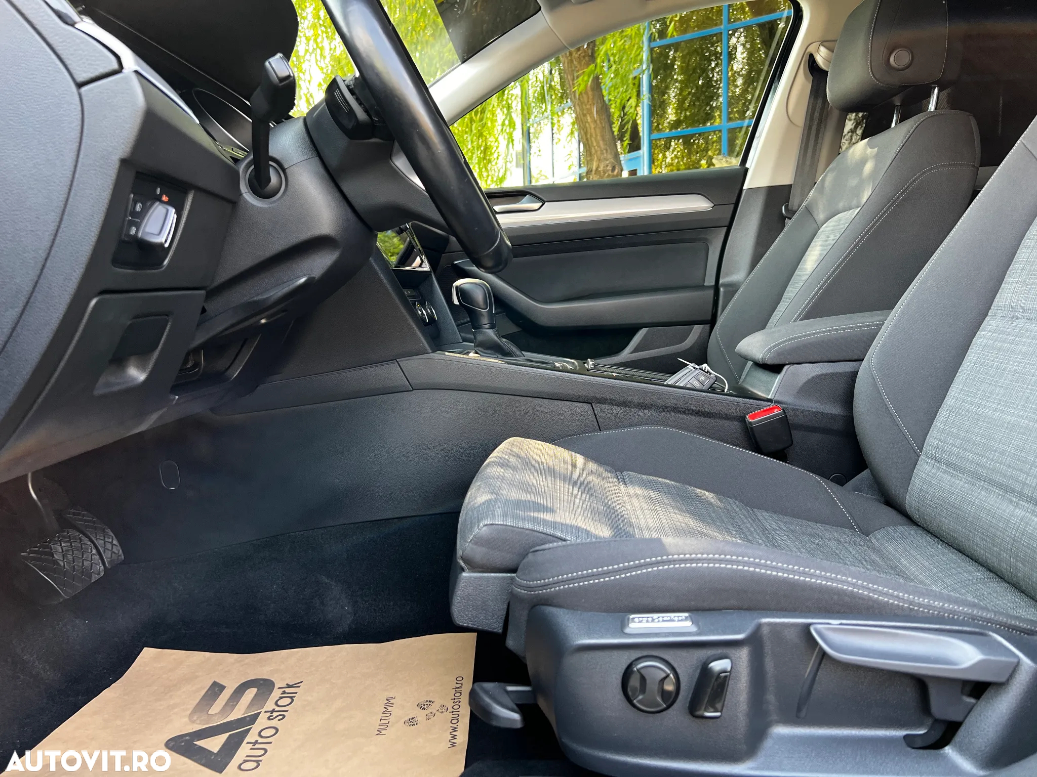 Volkswagen Passat 1.6 TDI DSG Comfortline - 16