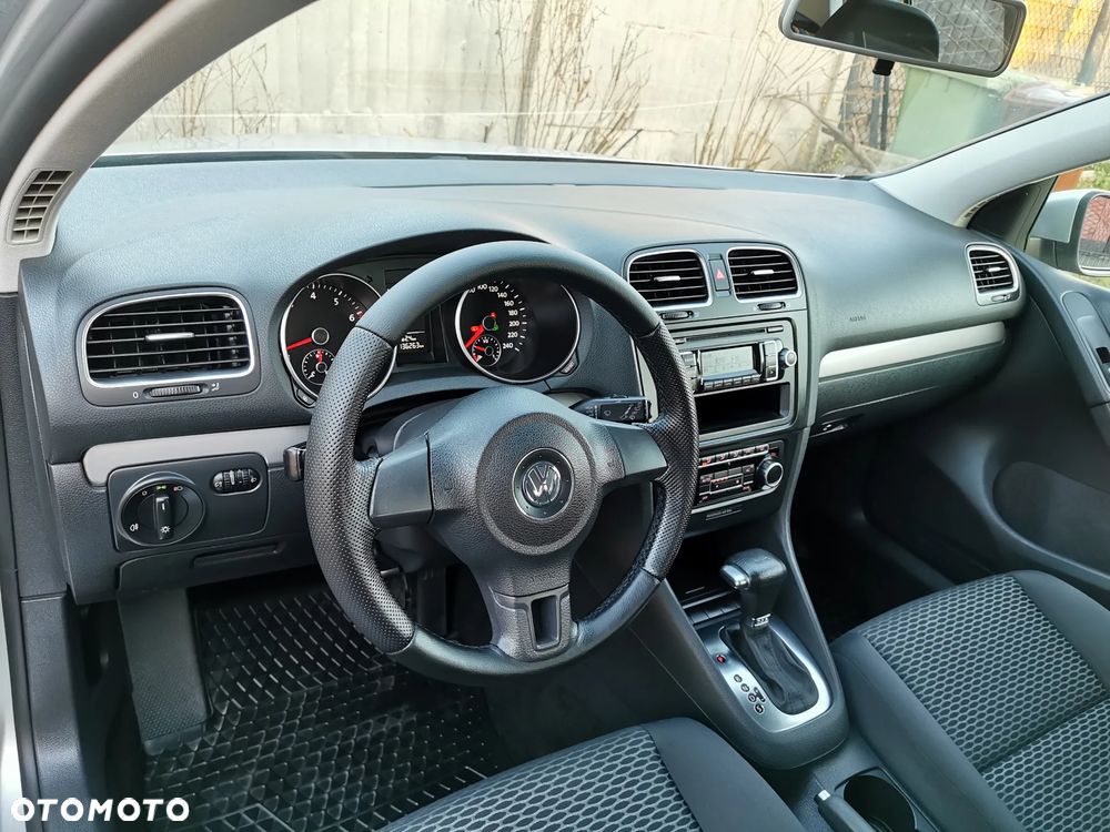 Volkswagen Golf 1.6 Trendline DSG - 22