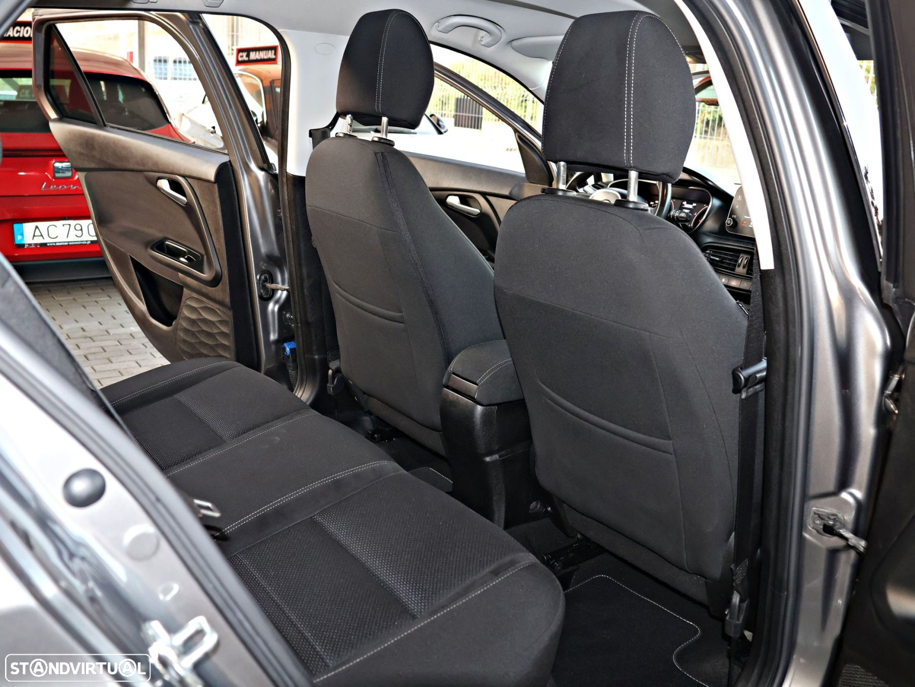 Fiat Tipo Station Wagon 1.6 M-Jet Lounge Tech J17 DCT - 29