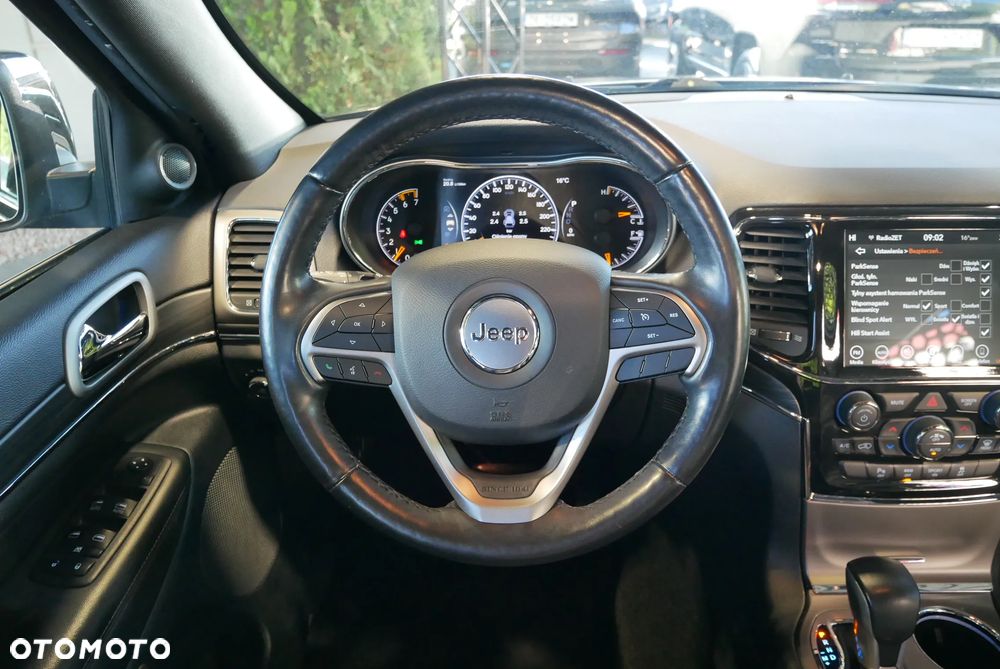 Jeep Grand Cherokee - 21
