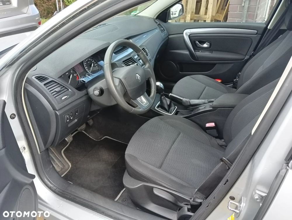 Renault Laguna 2.0 16V 140 Emotion - 5