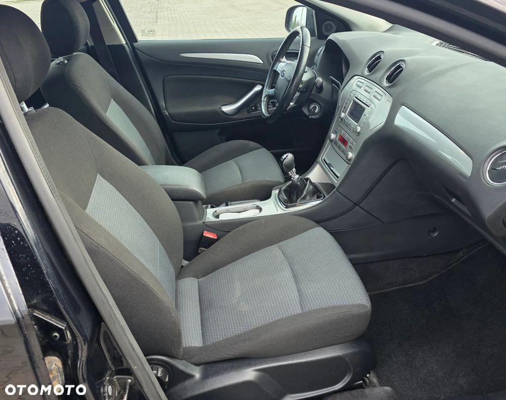 Ford Mondeo 2.0 TDCi Trend - 13