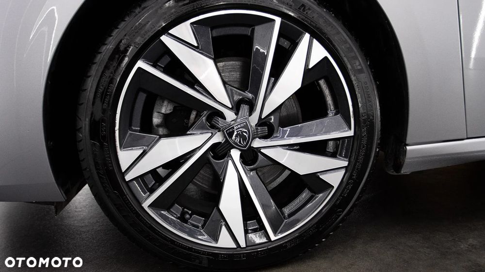 Peugeot 308 1.2 PureTech Allure S&S EAT8 - 8