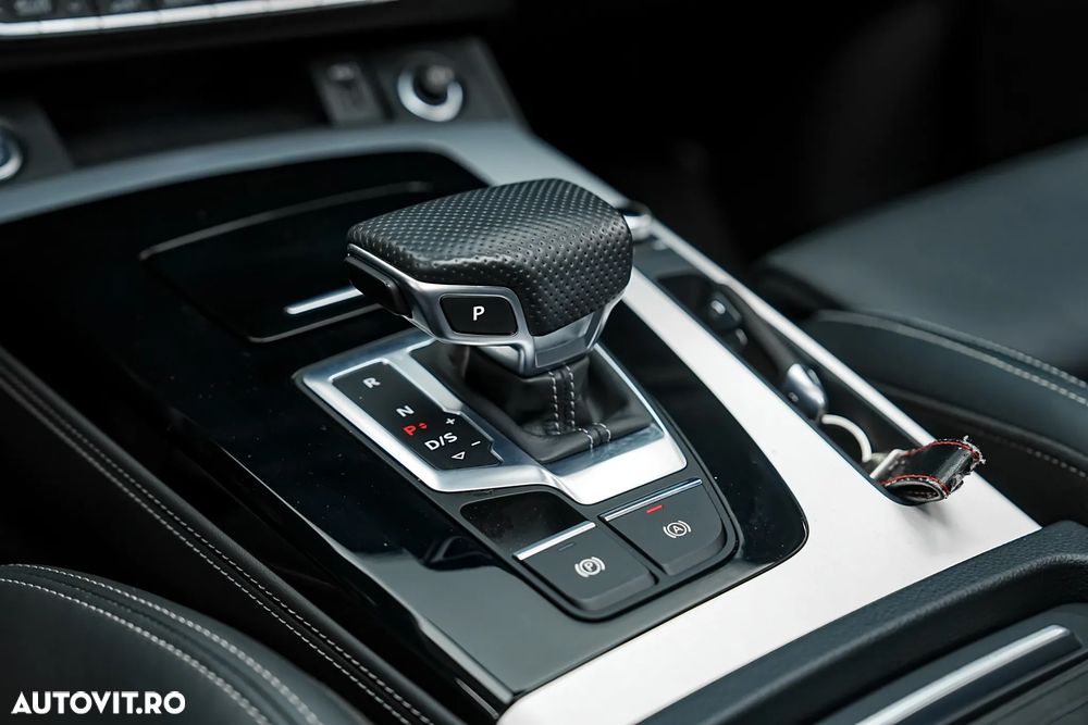 Audi Q5 55 TFSIe quattro S tronic S line - 37