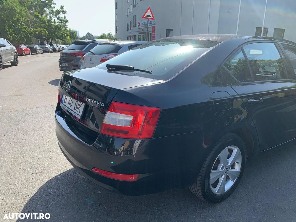 Skoda Octavia 2.0 TDI DSG Style - 6