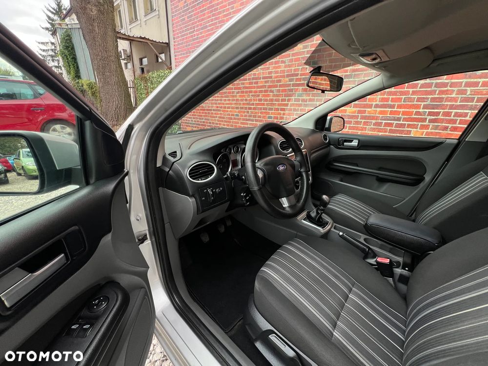 Ford Focus - 8