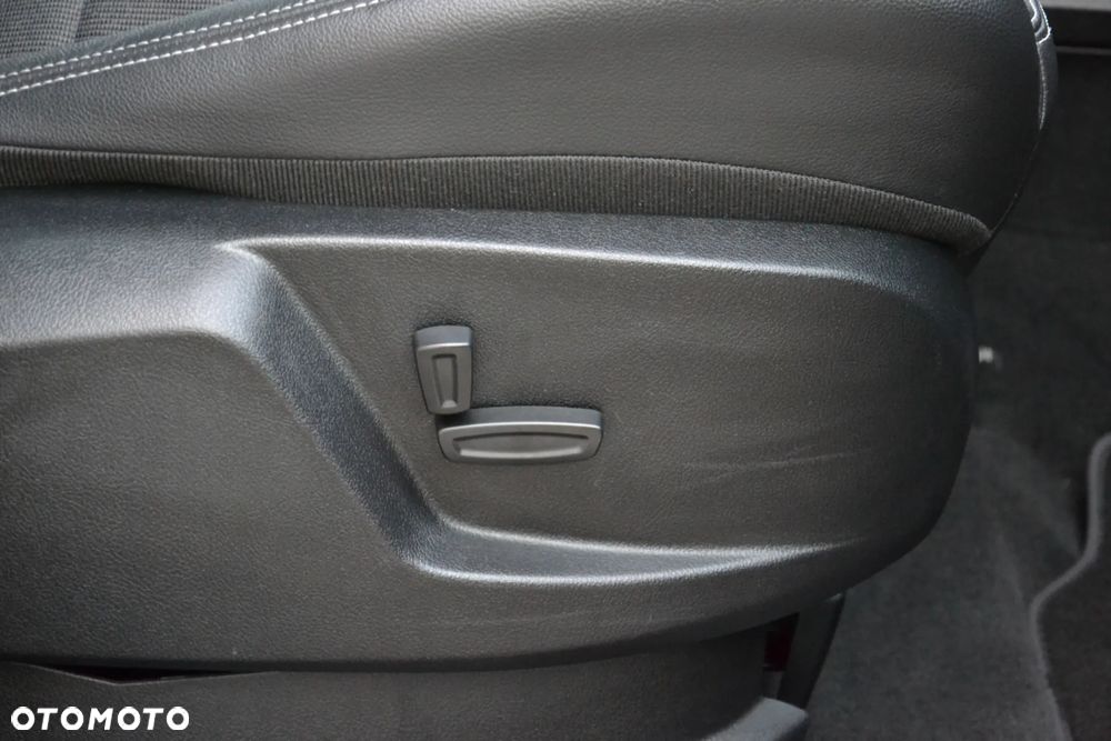 Ford S-Max 2.0 TDCi DPF Titanium - 31