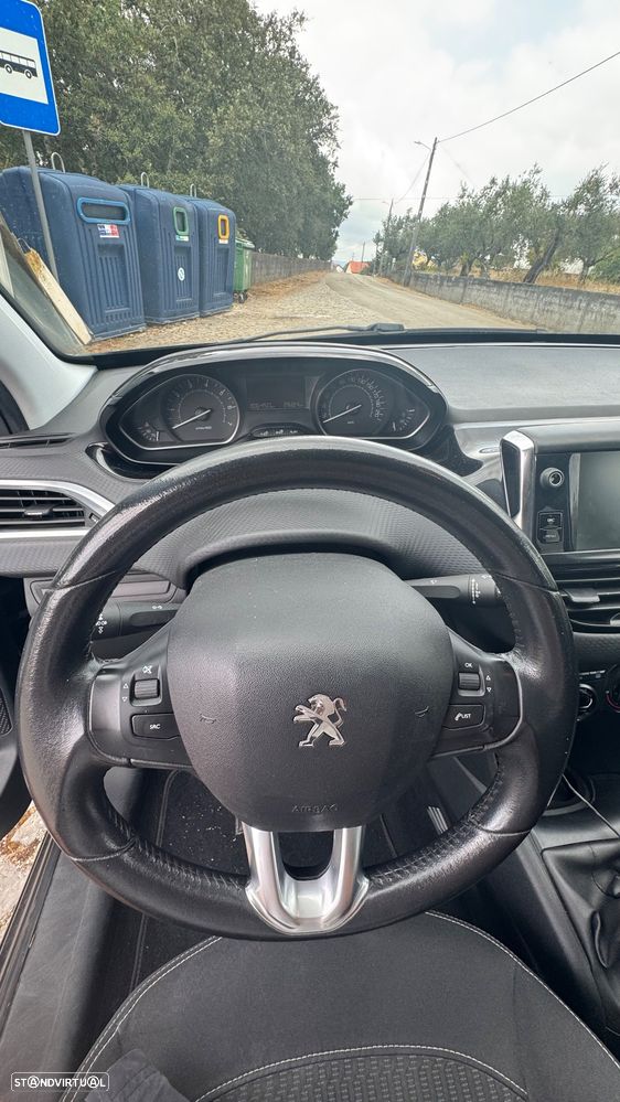 Peugeot 208 1.2 PureTech Style - 30