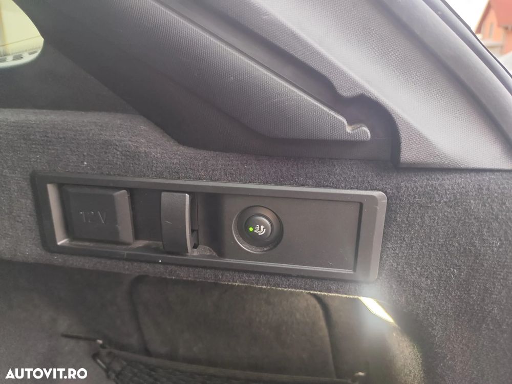 BMW Seria 3 320d AT MHEV - 12