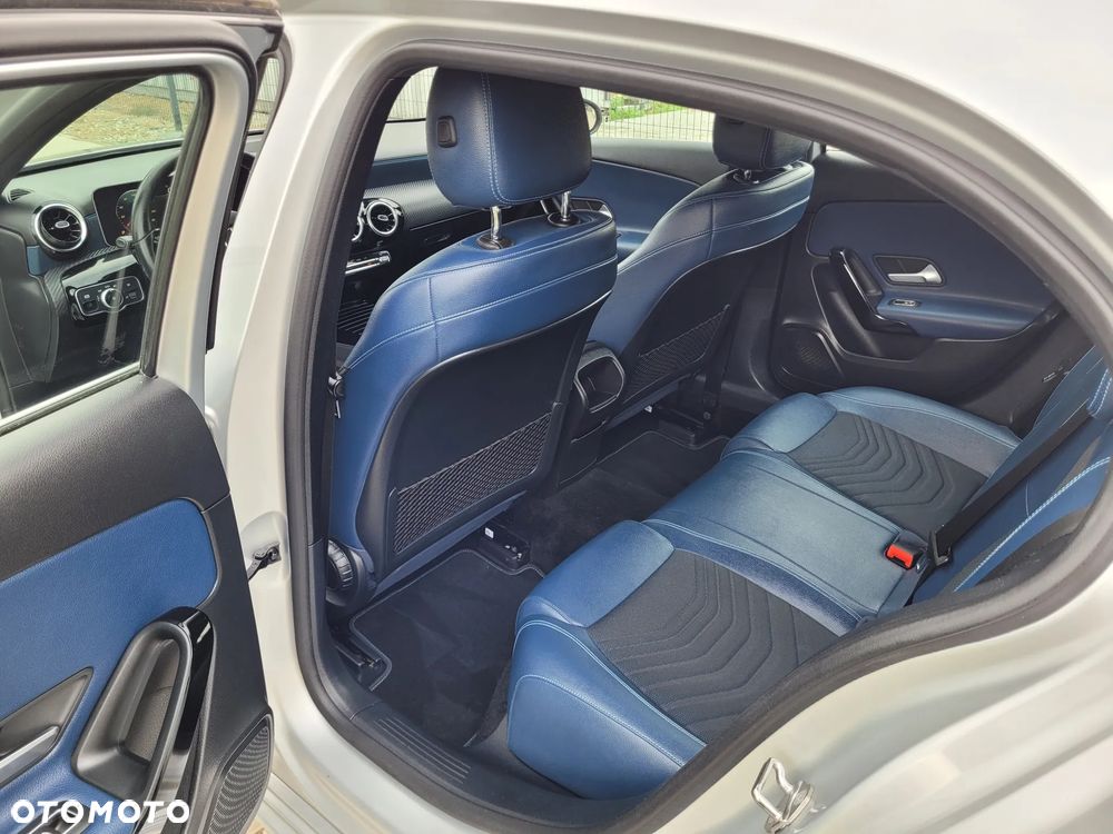 Mercedes-Benz Klasa A 180 d 7G-DCT Edition 1 - 16