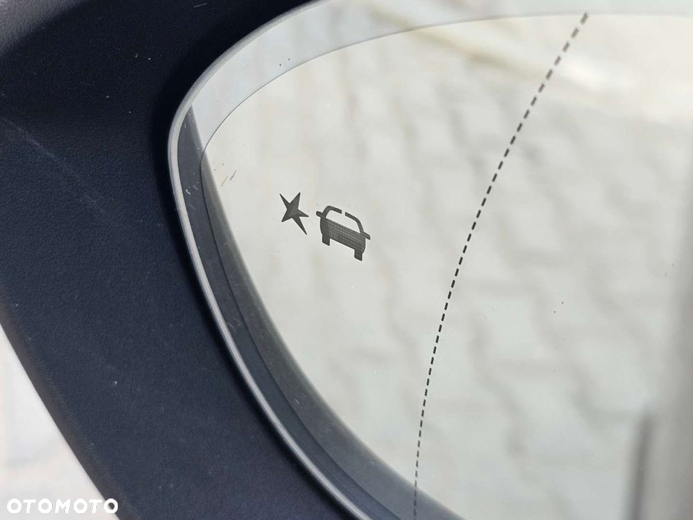 Opel Insignia - 16
