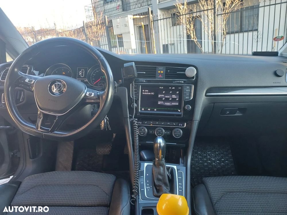 Volkswagen Golf 2.0 TDI BlueMotion Technology DSG Edition - 8