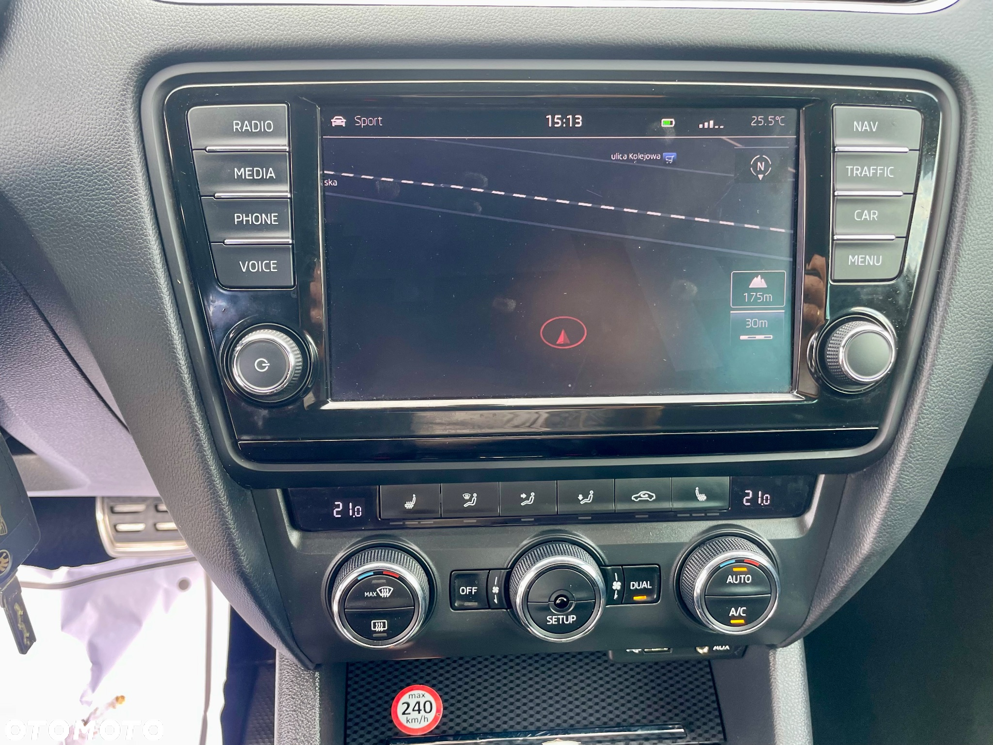 Skoda Octavia 2.0 TDI RS Challenge DSG - 27