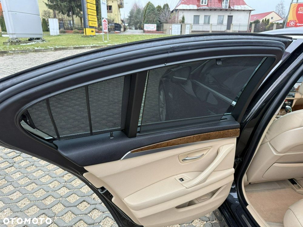 BMW Seria 5 530d - 25