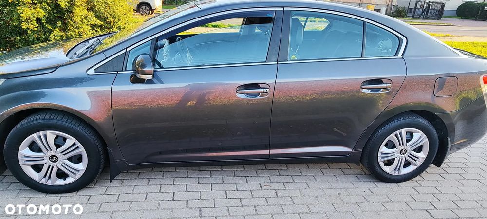 Toyota Avensis 2.0 D-4D - 9