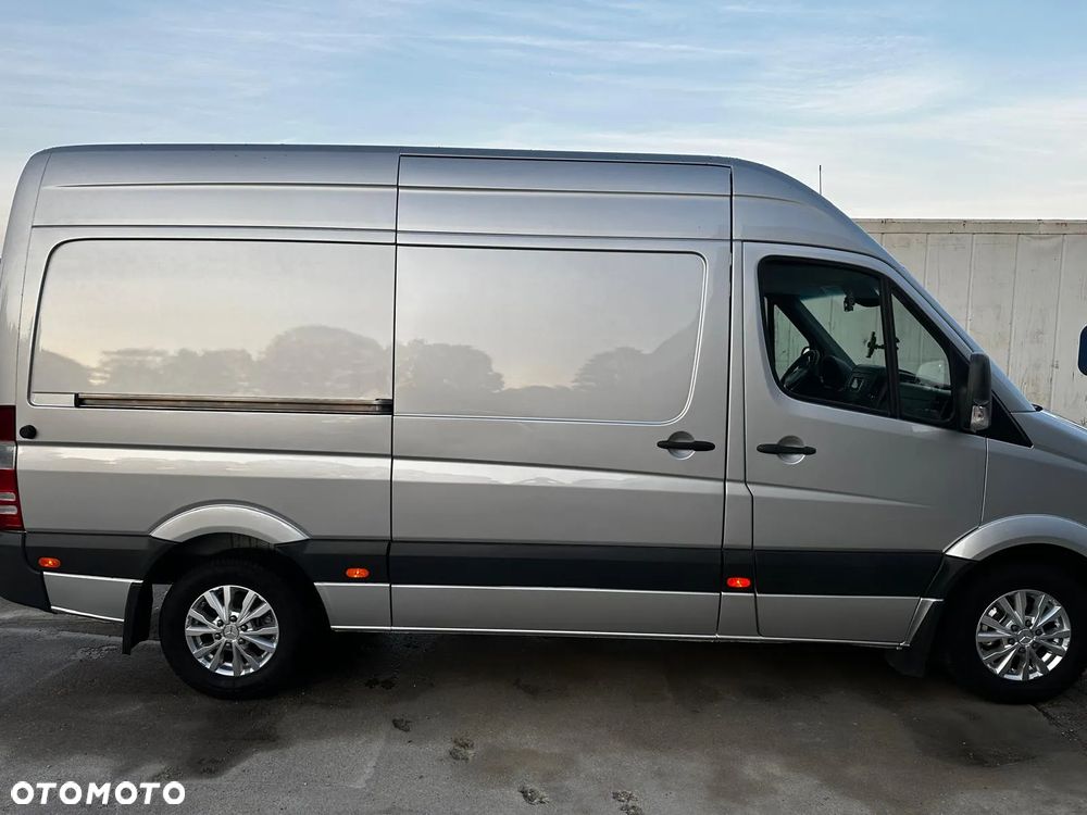 Mercedes-Benz Sprinter 319 - 4