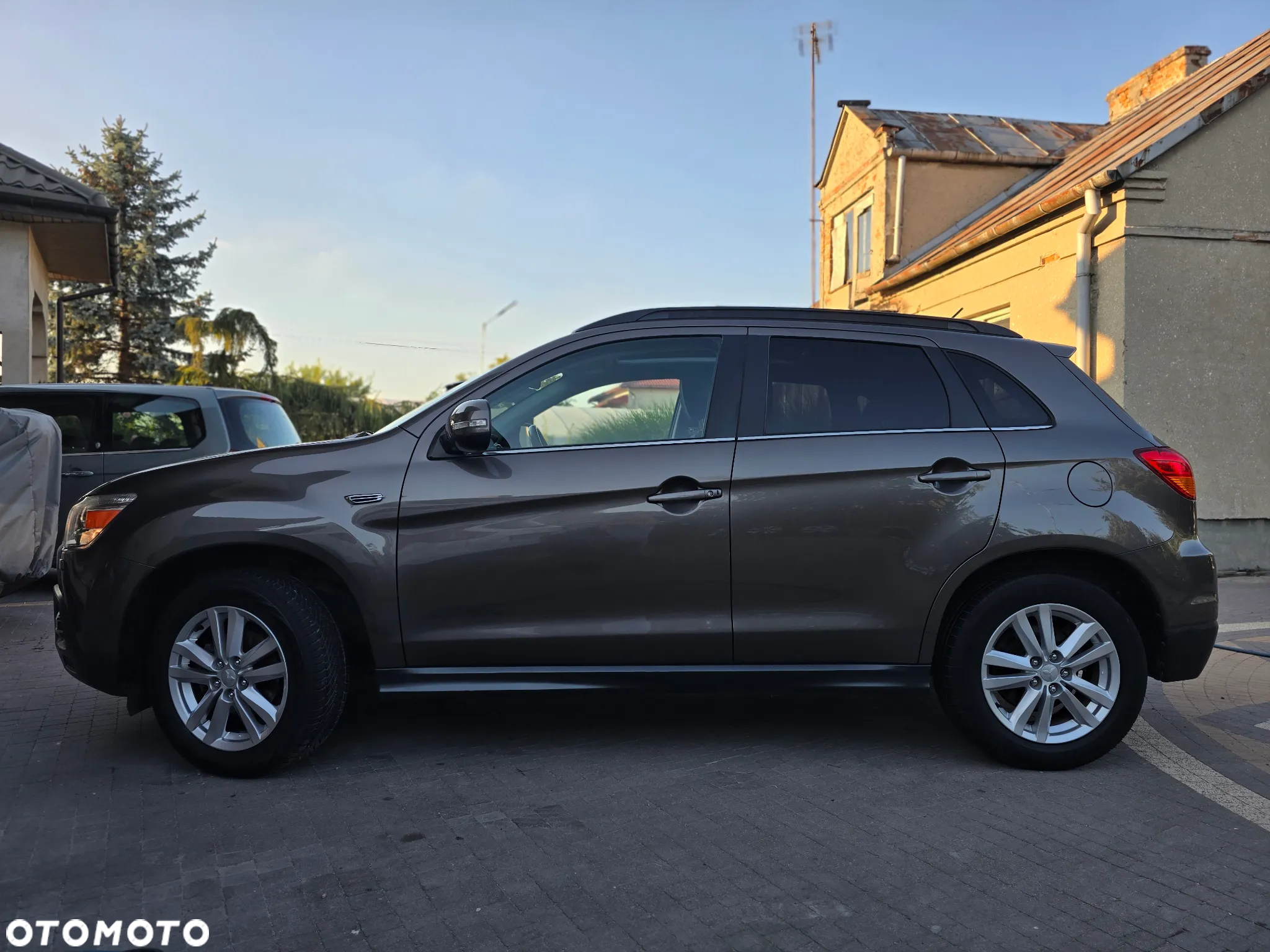 Mitsubishi ASX - 5