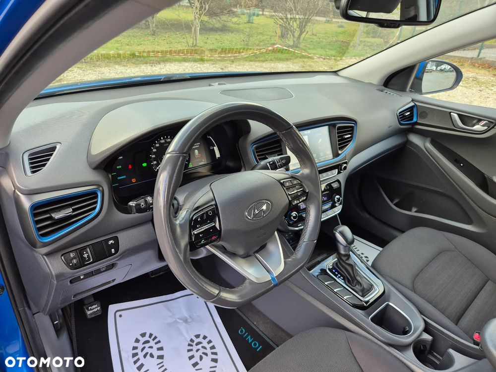 Hyundai IONIQ - 12